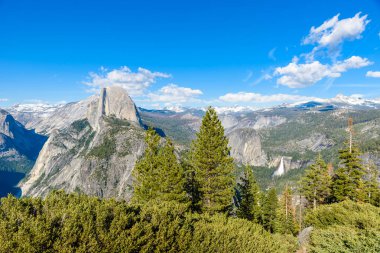 Half Dome, Yosemite Vadisi'nden, Vernal görünümünü ve Nevada Falls buzul noktadan Yosemite Milli Parkı ', California, ABD