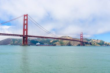 Golden Gate Köprüsü San Francisco - torpido Wharf, Kaliforniya, ABD açısından.