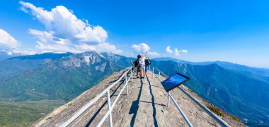 Fiyatı Moro Rock. Hiking Sequoia National Park, Kaliforniya, ABD