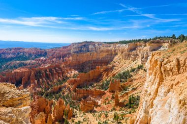 Kırmızı kumtaşı hoodoos Bryce Canyon Milli Parkı'nda Utah, ABD Hava görünümünü.