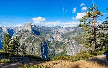 Half Dome, Yosemite Vadisi'nden, Vernal görünümünü ve Nevada Falls buzul noktadan Yosemite Milli Parkı ', California, ABD