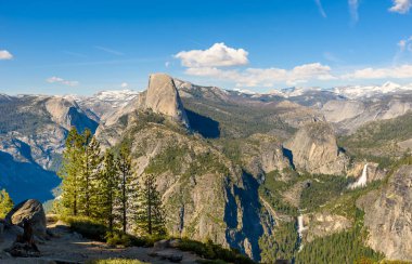Half Dome, Yosemite Vadisi'nden, Vernal görünümünü ve Nevada Falls buzul noktadan Yosemite Milli Parkı ', California, ABD