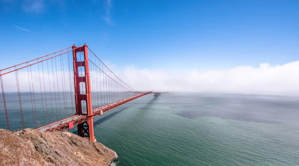 Yaz Günü Bulutlarda Golden Gate Köprüsü Görüntülemek Pil Spencer California — Stok fotoğraf