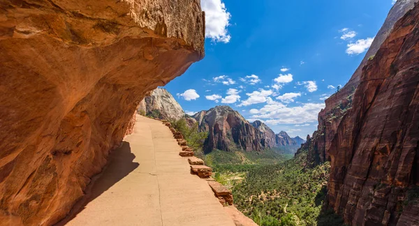 Hiking Angels Landing Trail Zion Canyon Utah Usa — Stock Photo, Image