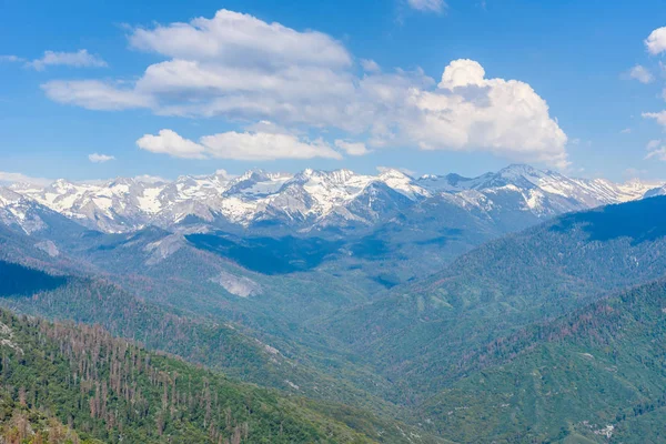 从摩洛摇滚到内华达山脉 惠特尼山的壮观景色 美国加利福尼亚红杉国家公园徒步旅行 — 图库照片