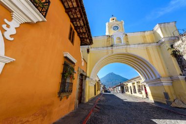 Arco de Santa Catalina - Antigua, Guatemala eski tarihi şehir.