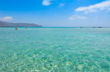Cennet plaj turkuaz su Elafonisi, Crete, Yunanistan.