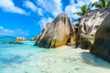 Kaynak dargent Beach adlı ada La Digue, Seyşel Adaları.