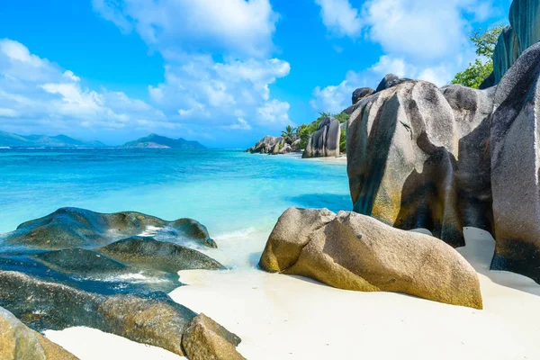 Source d'Argent Beach sull'isola La Digue, Seychelles - Bella — Foto Stock