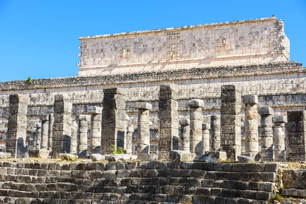 Ruiny Chichen Itza Kolumny Świątyni Tysięcy Wojowników Yucatan Meksyk — Zdjęcie stockowe