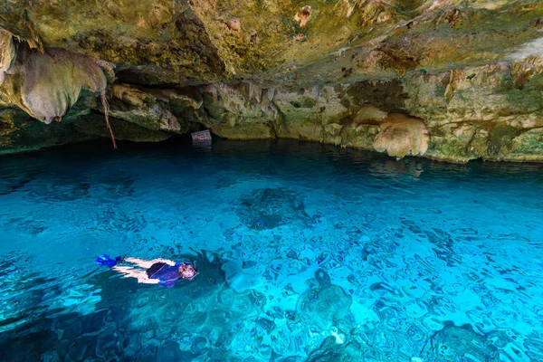 Cenote Dos Ojos Quintana Roo Mexico People Swimming Snorkeling Clear — Stock Photo, Image