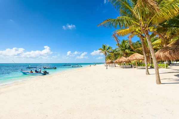 Playa Akumal Con Barcos Turistas México — Foto de Stock