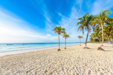 Playa Paraiso beach adlı gündoğumu, Tulum, Meksika.