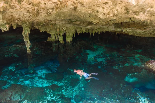 Cenote Dos Ojos Quintana Roo Mexico People Swimming Snorkeling Clear — Stock Photo, Image