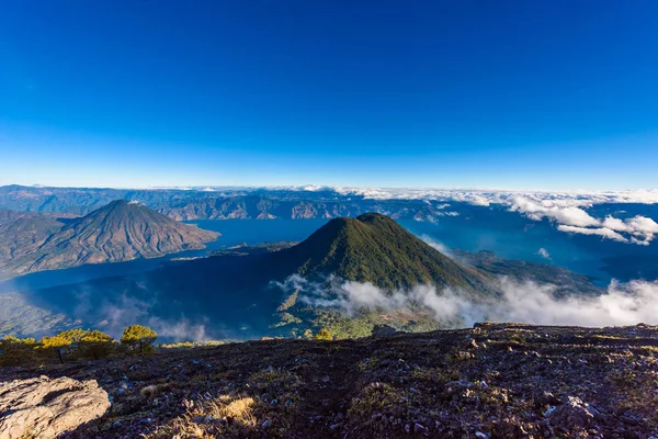 Vista Panorámica Del Lago Atitlán Del Volcán San Pedro Tolimán —  Fotos de Stock