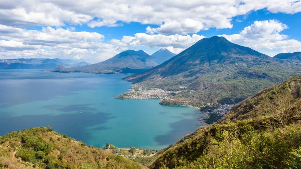 Point Vue Sur Lac Atitlan Avec Trois Volcans San Pedro — Photo