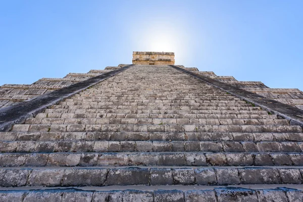 城堡金字塔 古玛雅人寺庙废墟在尤卡坦半岛 墨西哥 — 图库照片