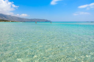 Cennet plaj turkuaz su Elafonisi, Crete, Yunanistan.