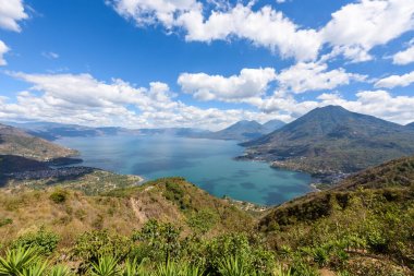 Küçük köylere San Pedro, San Marcos, San Juan ve Panajachel lake Atitlan Guatemala highland, panoramik görünüm.