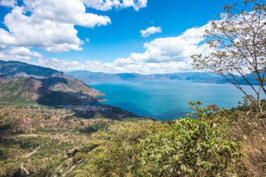 Küçük köylere San Pedro, San Marcos, San Juan ve Panajachel lake Atitlan Guatemala highland, panoramik görünüm.