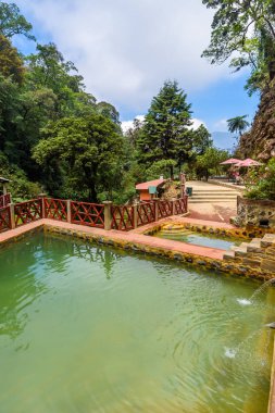 Fuentes Georginas - Kaplıcalar Zunil ve Quetzaltenango, Xela, Guatemala çevresinde doğal Havuzu.