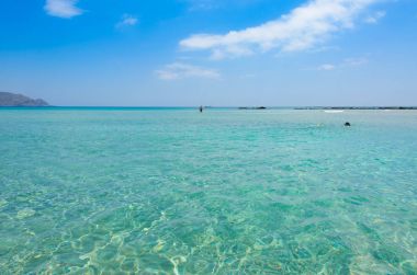 Cennet plaj turkuaz su Elafonisi, Crete, Yunanistan.