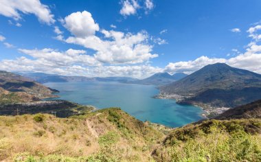 Küçük köylere San Pedro, San Marcos, San Juan ve Panajachel lake Atitlan Guatemala highland, panoramik görünüm.