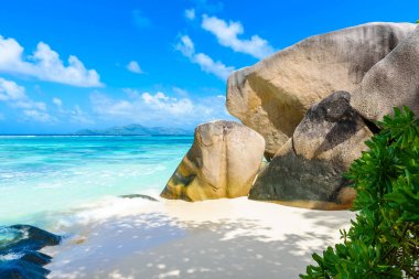 Kaynak dargent Beach adlı ada La Digue, Seyşel Adaları.