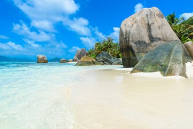 Kaynak dargent Beach adlı ada La Digue, Seyşel Adaları.