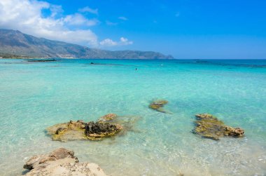Cennet plaj turkuaz su Elafonisi, Crete, Yunanistan.