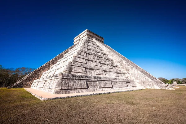 Chichen Itza Castillo Pyramid Ancient Maya Temple Ruins Yucatan Mexico — Stock Photo, Image