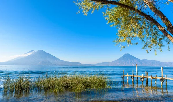 Träbrygga Vid Sjön Atitlan Stranden Panajachel Guatemala — Stockfoto