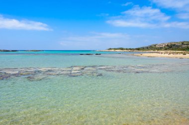 Cennet plaj turkuaz su Elafonisi, Crete, Yunanistan.