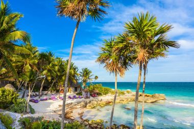 Tulum, Meksika, Karayipler deniz paradise beach Resort turkuaz suları ile eğlence.