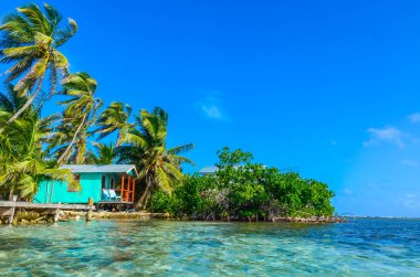 Tütün Caye - bungalov Barrier Reef ile Cennet plaj, Karayip Denizi, Belize, Orta Amerika, küçük tropik adada