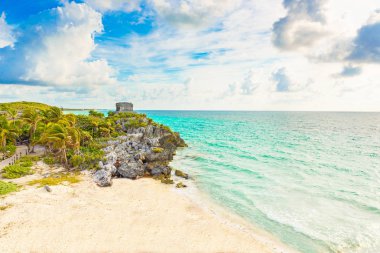 Maya harabelerini Quintana Roo, Meksika tropikal sahilinde bir tulum.