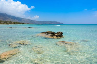 Cennet plaj turkuaz su Elafonisi, Crete, Yunanistan.