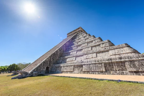 Chichen Itza Castillo Pyramid Ancient Maya Temple Ruins Yucatan Mexico — Stock Photo, Image