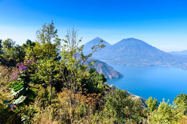 Panorámás Kilátás Nyílik Atitlan Felföldek Guatemala Vulkánok — Stock Fotó