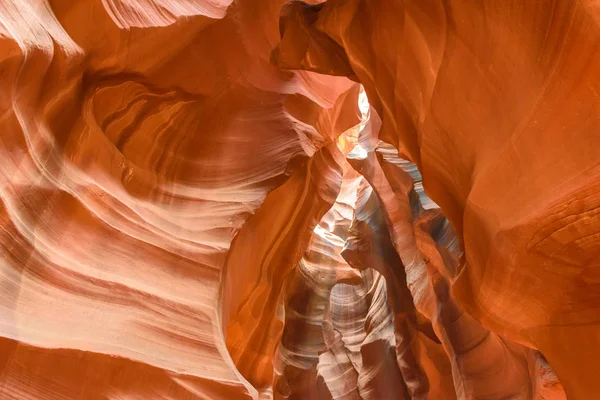 アッパー アンテロープ キャニオン ページ 米国アリゾナ州パウエル湖に近く自然な砂岩形成 — ストック写真