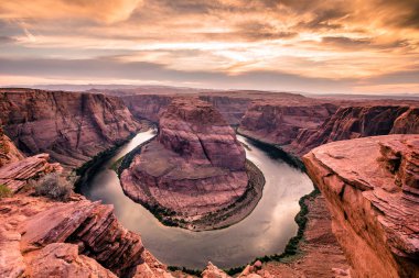 At nalı Bend - Büyük Kanyon Colorado Nehri, sayfa, Arizona, ABD ile gün batımında.