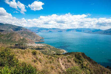 Küçük köylere San Pedro, San Marcos, San Juan ve Panajachel lake Atitlan Guatemala highland, panoramik görünüm.