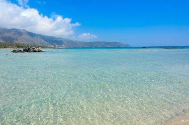 Cennet plaj turkuaz su Elafonisi, Crete, Yunanistan.