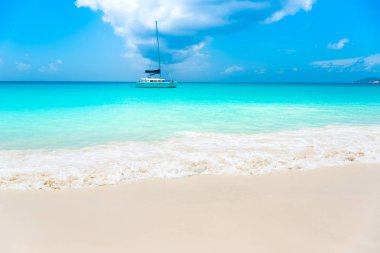 Cennet plaj - Anse Georgette Praslin, Seyşel Adaları, temizleyin.
