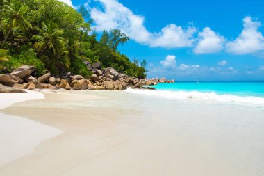 Cennet plaj - Anse Georgette Praslin, Seyşel Adaları, temizleyin.