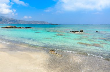 Cennet plaj turkuaz su Elafonisi, Crete, Yunanistan.