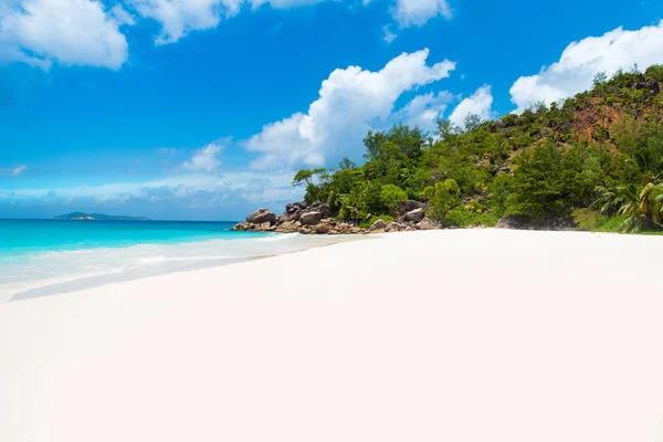 Rensa Paradise Beach Anse Georgette Praslin Seychellerna — Stockfoto