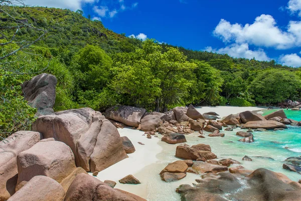 Anse Lazio Παράδεισος Παραλία Λευκή Άμμο Τιρκουάζ Νερά Πλούσια Καταπράσινα — Φωτογραφία Αρχείου