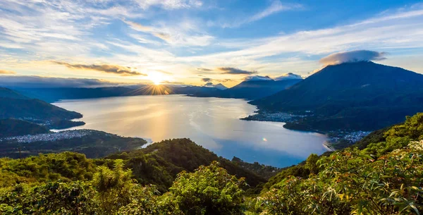 Ανατολή Ηλίου Πρωί Θέα Ηφαίστεια San Pedro Toliman Και Atitlan — Φωτογραφία Αρχείου