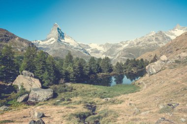 Grindjisee Gölü, Zermatt, İsviçre Matterhorn yansıması ile.